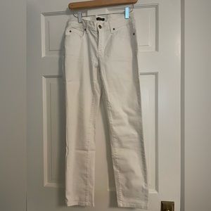Eileen Fisher Straight Leg white Jeans waist 27- were listed as 28 but fit 27.